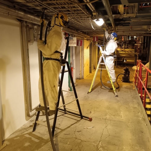 Hyllyjen asbestiputsaus