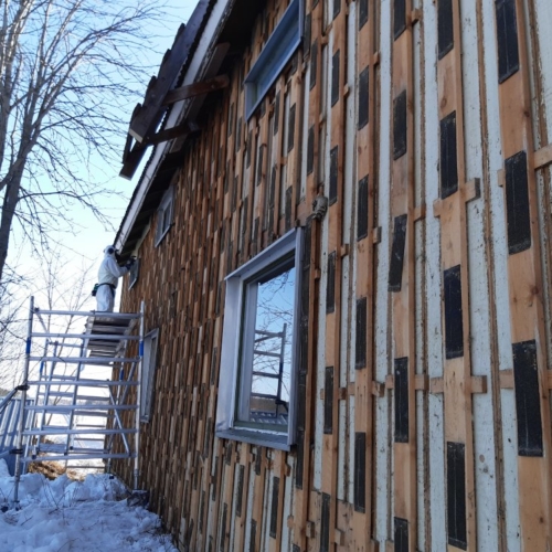 Mineriittilevyn purkua Kuopiossa